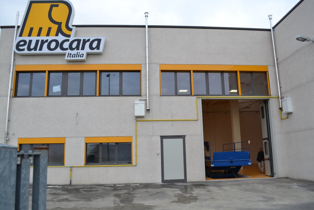 Ворота склада «Eurocara Italia» 